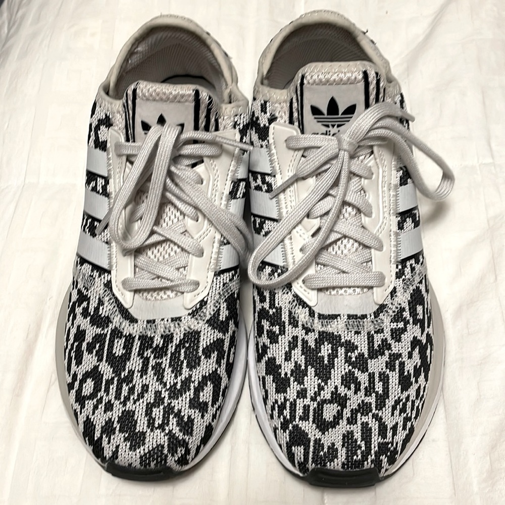 adidas Originals Women's Swift Run X Shoes